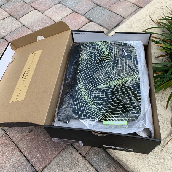 Nike Air max 720 waves • BRAND NEW • NEVER WORN • - Picture 3 of 16